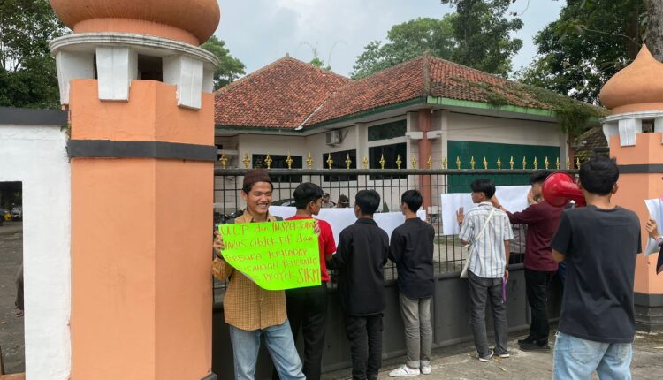 Gara Gara Proyek Sentra Pengolahan Porang DKUKMPP Pandeglang Didemo