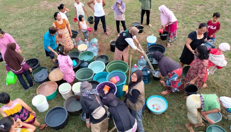 Relawan Nusantara Dan Lappan Salurkan Air Bersih Untuk Warga Terdampak