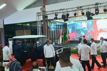 Lantik JB Jadi Ketum Kadin Banten, Roeslani Dihadiahi Mobil Hardtop