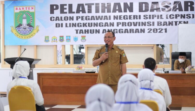 Walikota Cilegon Menjadi Motivator Dalam Kegiatan Latihan Dasar Calon ...