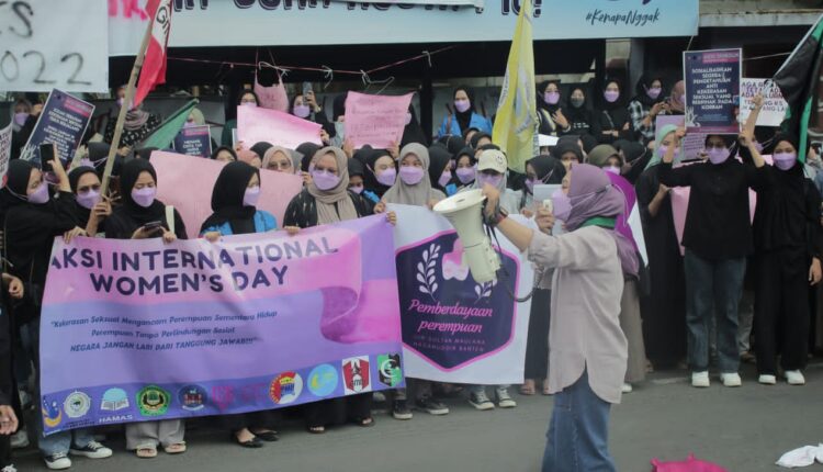 Peringati Hari Perempuan Sedunia Organisasi Di Banten Ini Tuntut Dpr Segera Sahkan Ruu Tpks