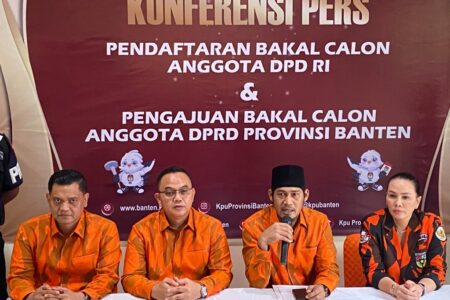 Daftar DPD RI, Pujiyanto Bawa 700 Pasukan ke KPU Banten