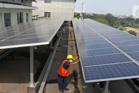 PT Krakatau Tirta Industri Akan Gunakan PLTS Atap dari Anak Usaha Chandra Asri Mulai 2025