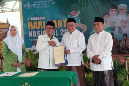 Peringati Hari Santri, NU Kota Serang dan Unbaja Berikan Beasiswa untuk Santri Berprestasi