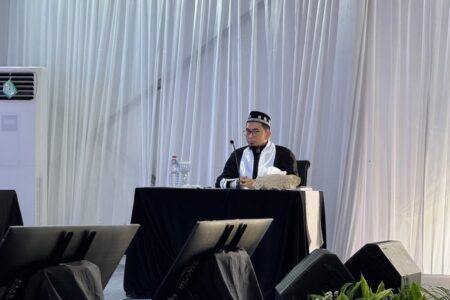 Sidang Promosi Doktor, Ustad Adi Hidayat Raih Predikat Cumlaude 
